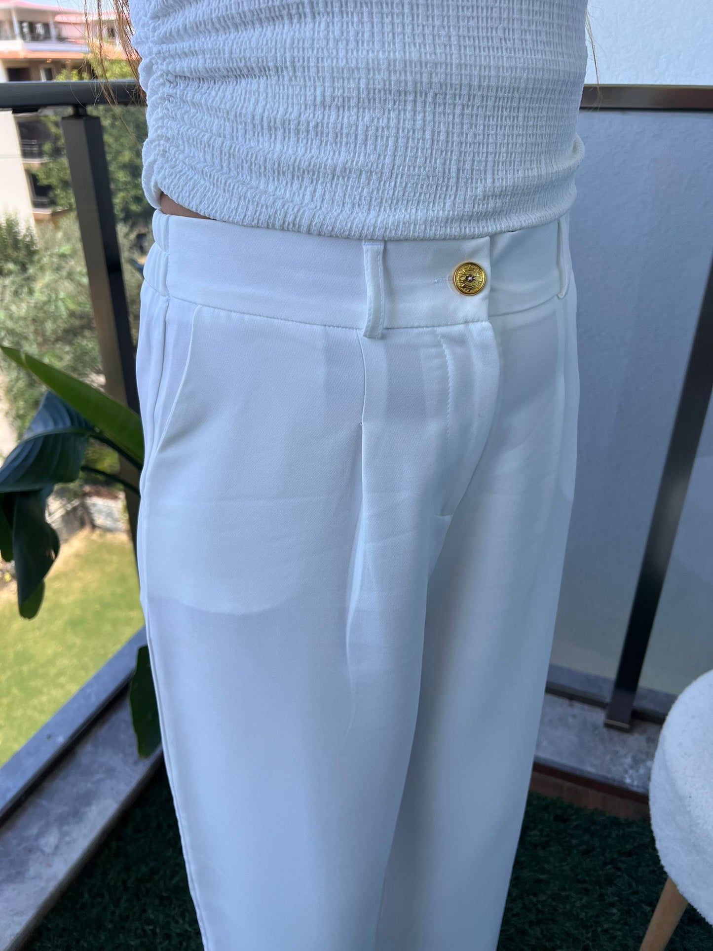 Beli Lastikli Gold Düğme Detaylı Pantolon