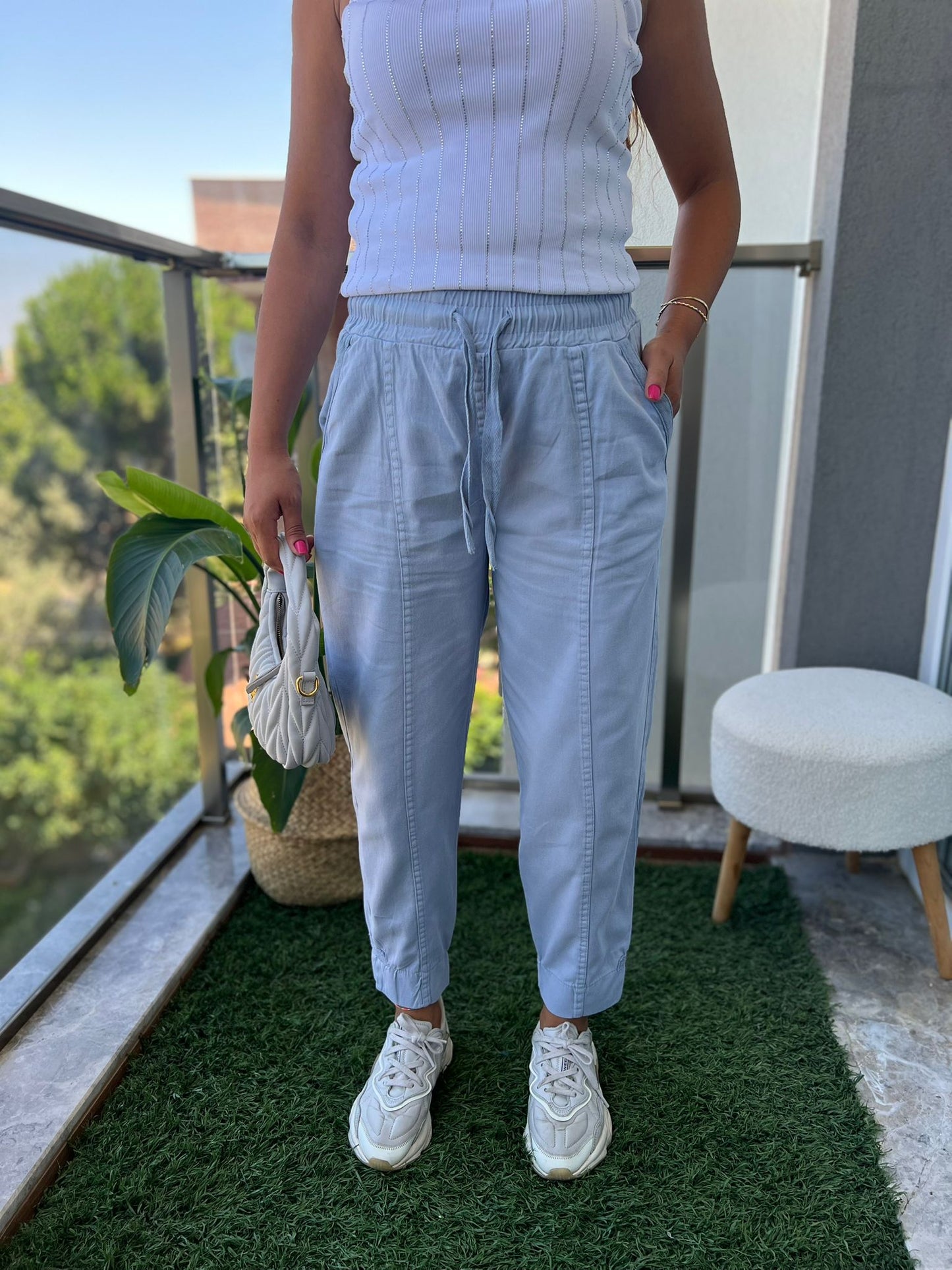Bel Lastikli Paça Detaylı Gabardin Pantolon