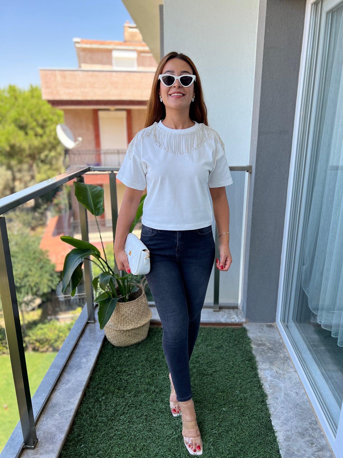 Gabi Taş Detaylı Beyaz Tişört